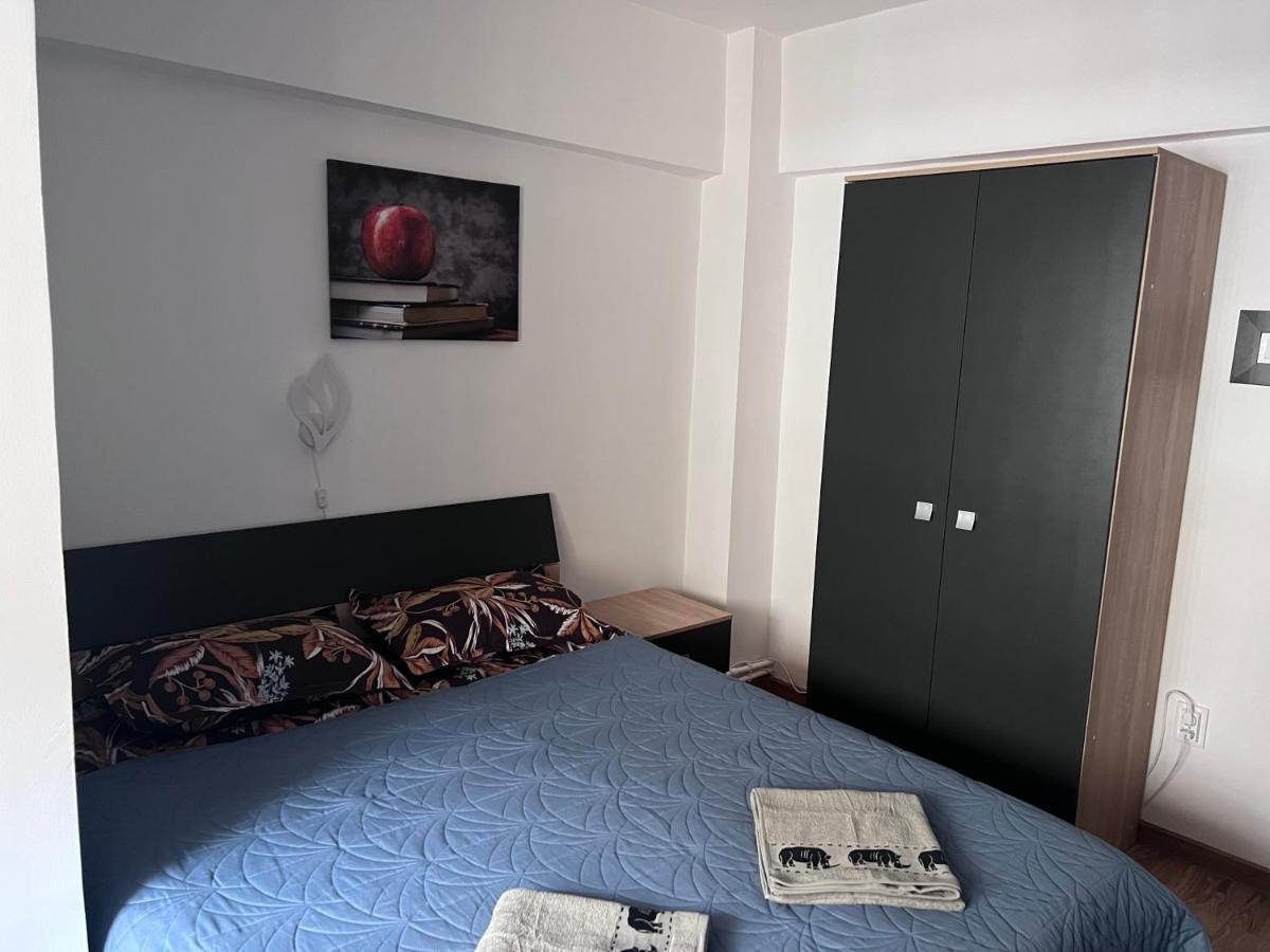 Victoria Apartment Миеркуря Чук Екстериор снимка