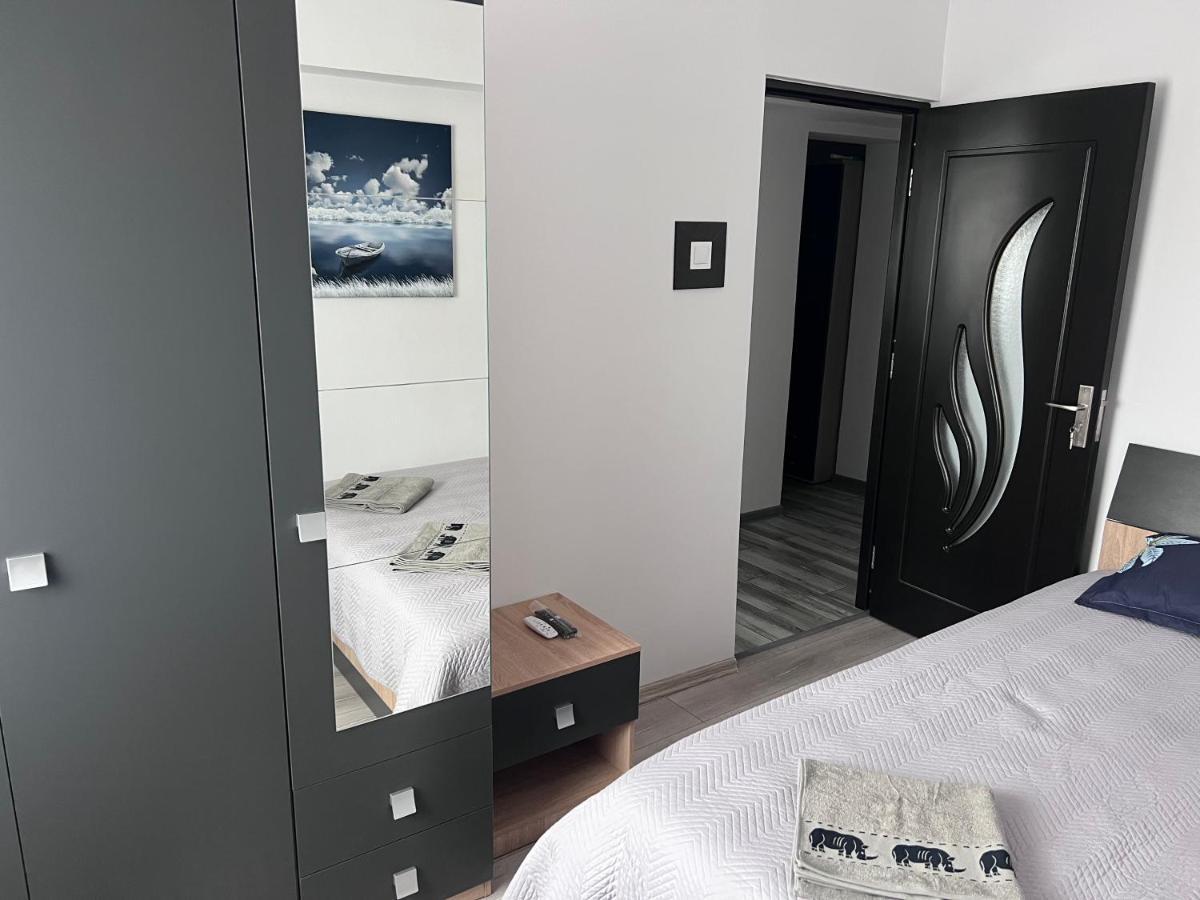 Victoria Apartment Миеркуря Чук Екстериор снимка