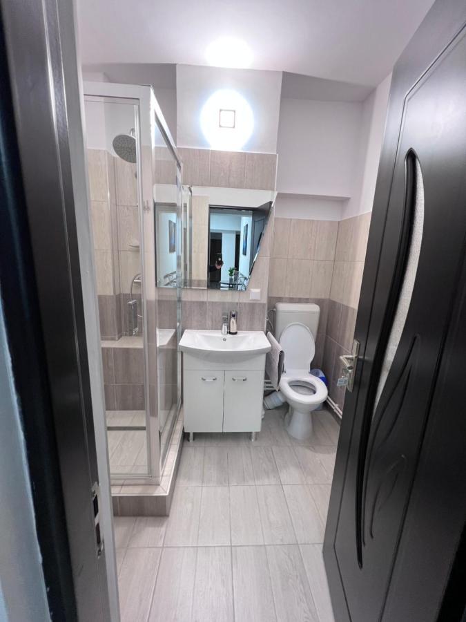 Victoria Apartment Миеркуря Чук Екстериор снимка